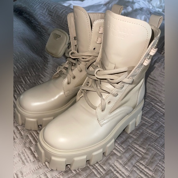 PRADA FOR SALE - Picture 11 of 12